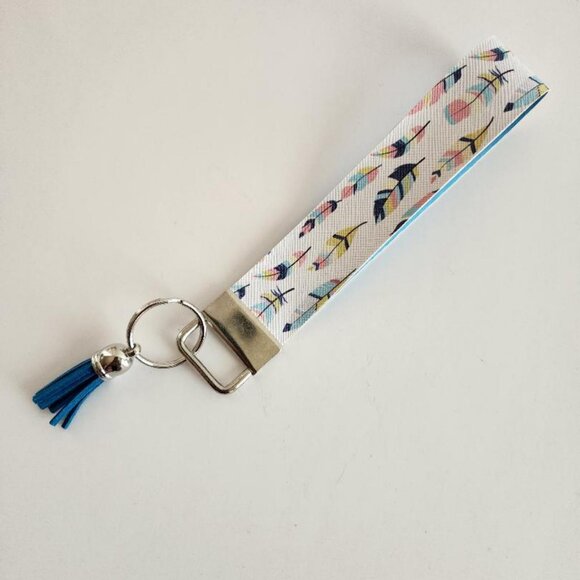 Feathers Faux Leather Wristlet Keychain - Picture 3 of 6